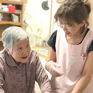 起床 各自のペースに合わせて声掛けを行います。